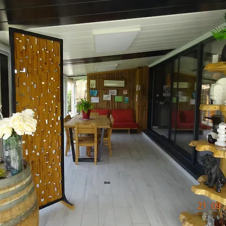 Maison De *